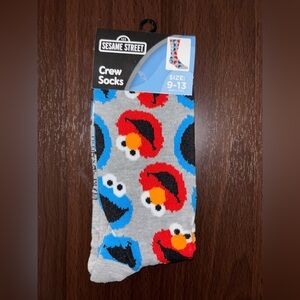 SESAME STREET ELMO NOVELTY CREW SOCKS NWT MEN’S SHOE SIZE 9-13